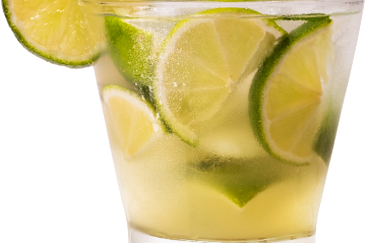 Crise das bebidas adulteradas com metanol: alerta acende no Brasil e chega ao Rio de Janeiro