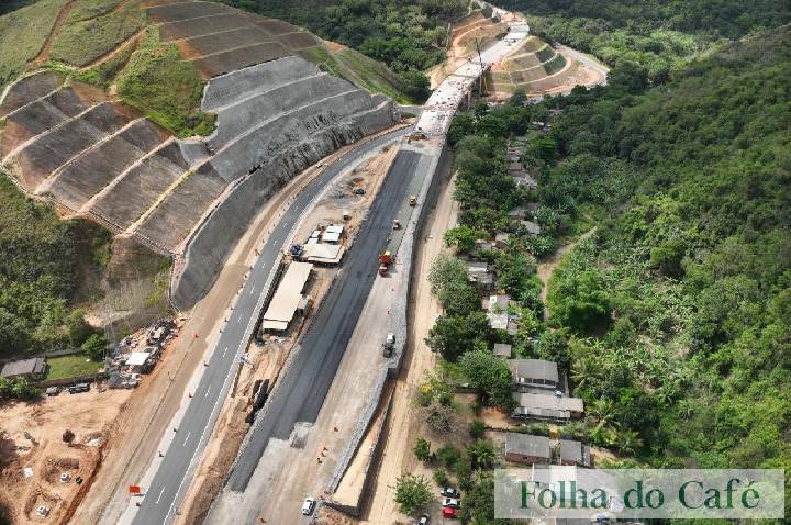 Cronograma de desmontes de rochas na Serra das Araras acontece de segunda a quinta-feira
