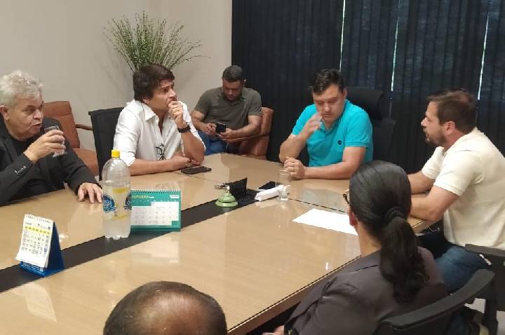 Deputado Federal Pedro Paulo debate reforma administrativa e PEC da segurança pública na CDL de Barra Mansa