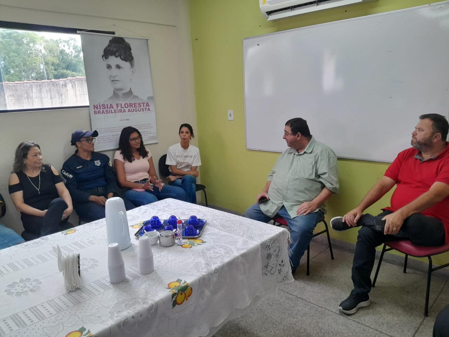Secretaria de Políticas Públicas para Mulheres e Direitos Humanos de Volta Redonda recebe a visita do deputado estadual Munir Neto