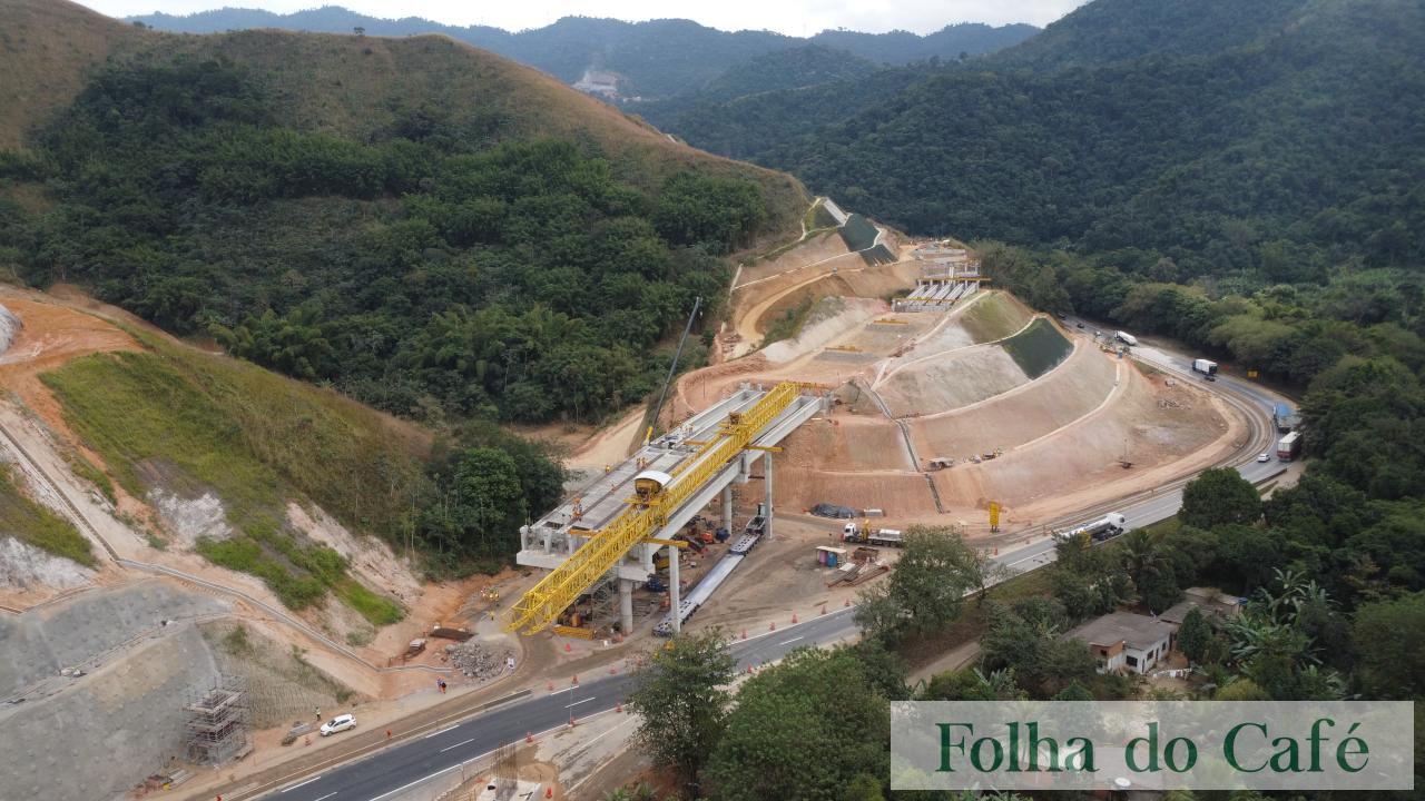 Desmontes de rochas na Serra das Araras ocorrem semanalmente, de segunda a quinta-feira