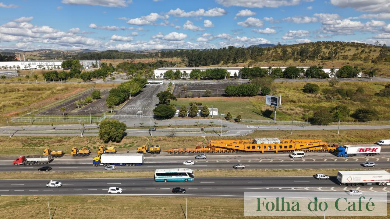 Conjunto transportador de mais de 800 toneladas tem previsão de passagem pela Serra das Araras neste domingo (14)