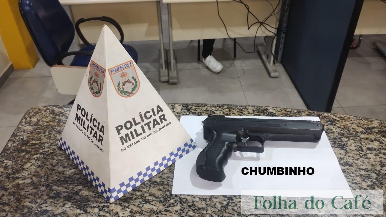 Piraí - Polícia Militar apreende simulacro de arma de fogo no bairro Ponte das Laranjeiras