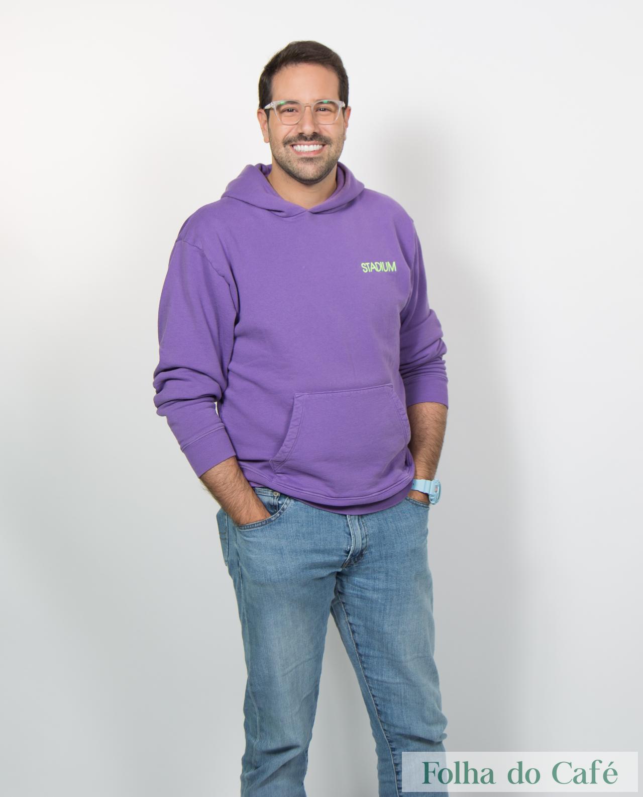 Paulo Mathias alcança 300 mil inscritos no YouTube