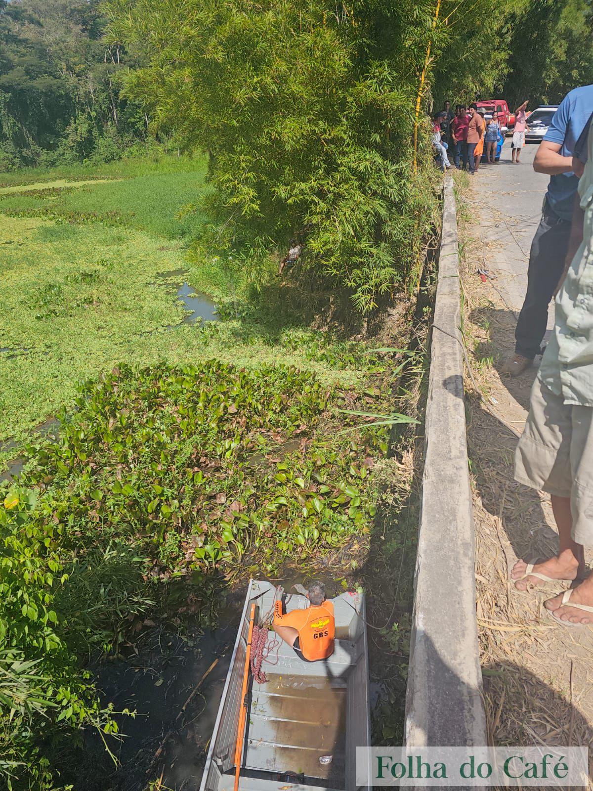 Piraí - Carro cai de ponte e motorista morre em acidente