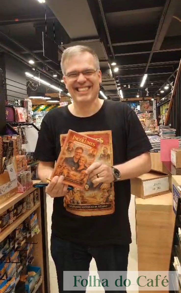 Delegado Antonio Furtado lança primeiro livro e celebra 18 anos de carreira com evento em Volta Redonda