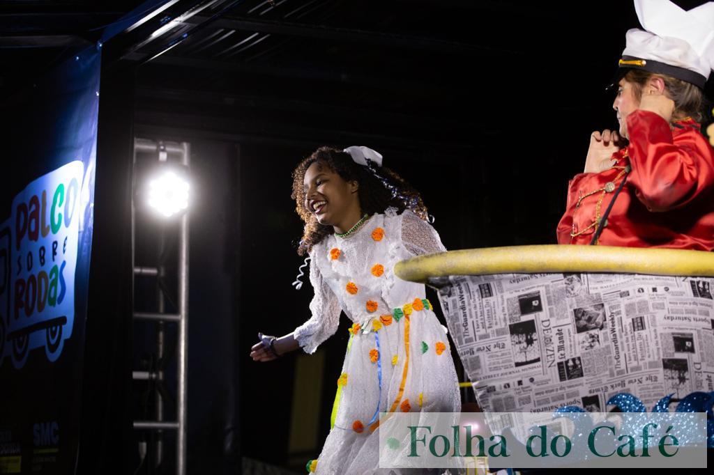 Palco Sobre Rodas inicia 4ª temporada nesta quarta-feira (12) e leva cultura gratuita a cerca de 70 bairros de Volta Redonda