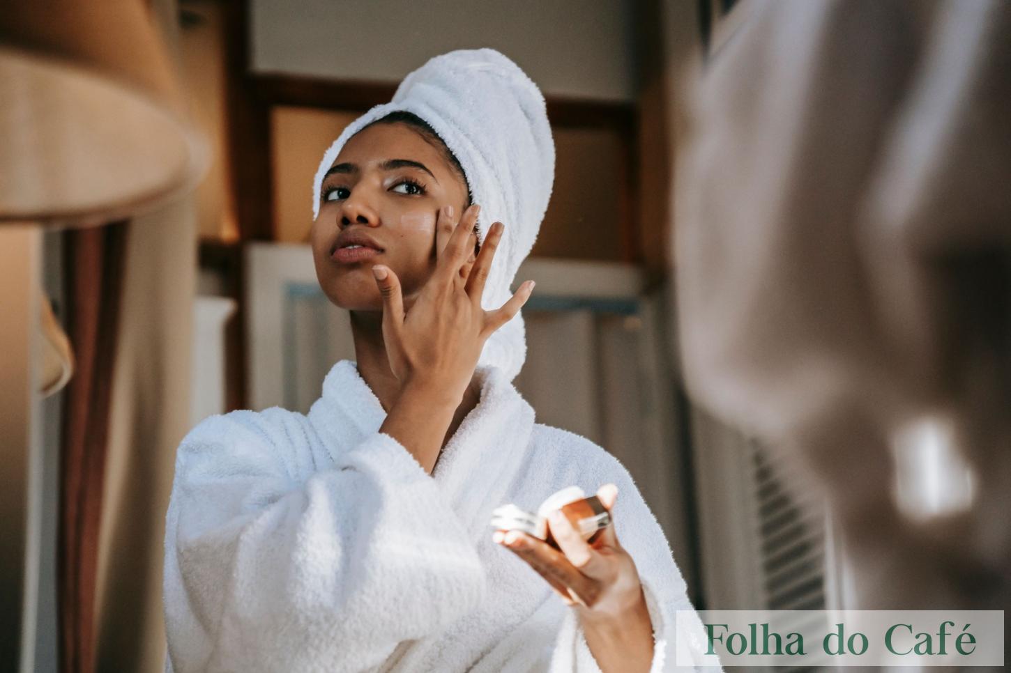 Pele sensível: dermatologista alerta sobre uso inadequado de cosméticos 