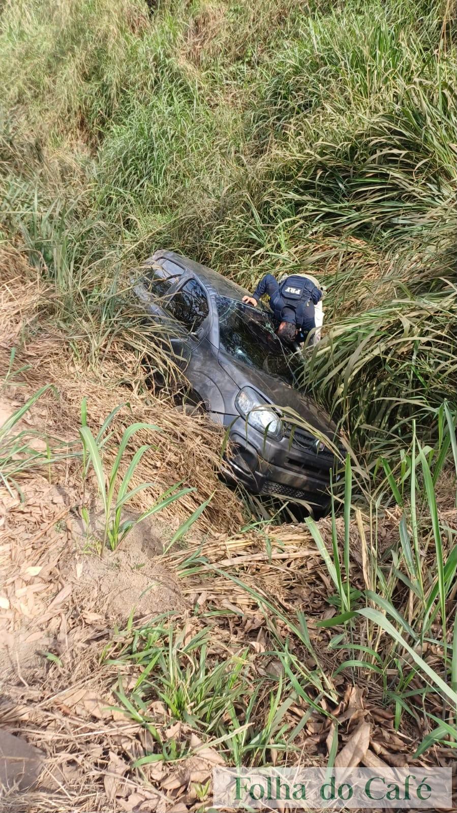 PRF apreende mais de 200 quilos de maconha após perseguição na Dutra