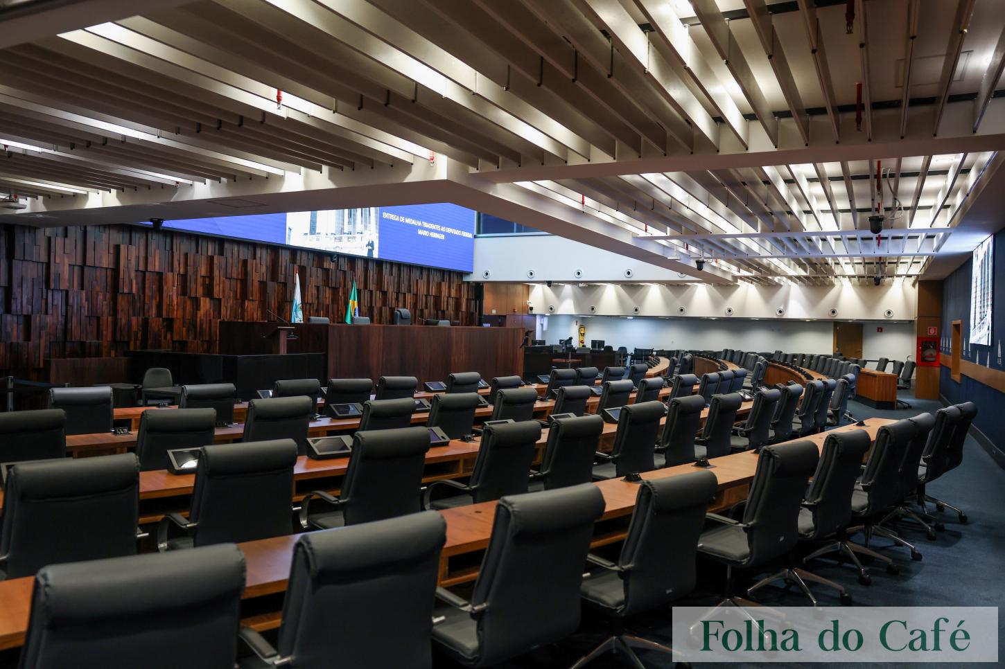 ALERJ tem 40% de renovação e predominância da direita 
