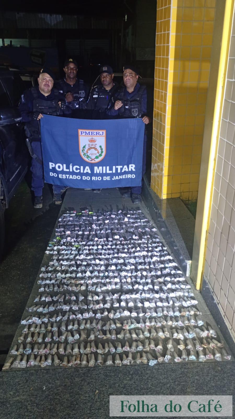 Polícia apreende drogas escondidas em tonéis enterrados em área de mata no bairro Prefeitura
