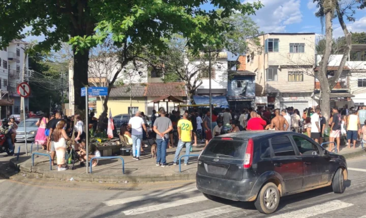 Aglomeração, som alto e bebida marcaram o dia da eleição em Piraí