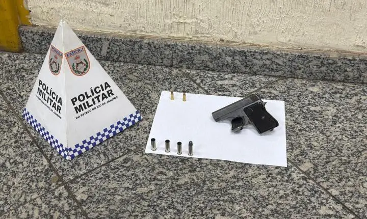 Barra do Piraí - PM apreende pistola e munições após denúncia de disparos em Dorândia