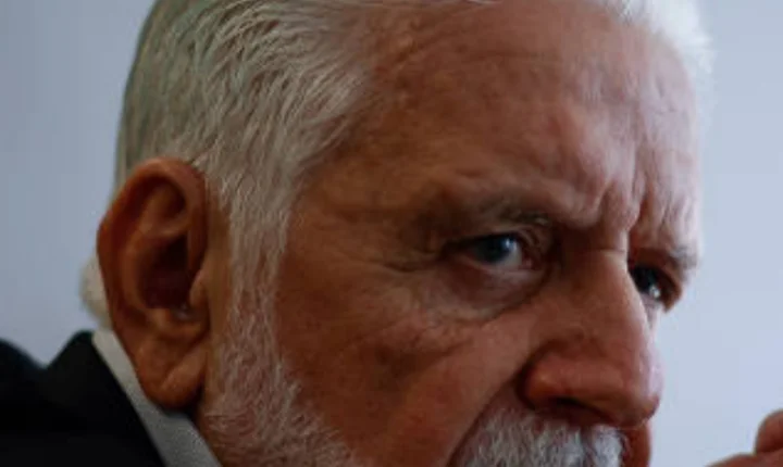 Líder do PT no Senado é alvo de operação por suposta ligação com Banco Master 