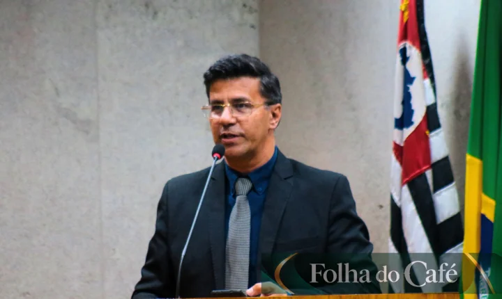 Marcos Evangelista pede informações sobre projetos de drenagem no Clube dos 500 e Vista Alegre
