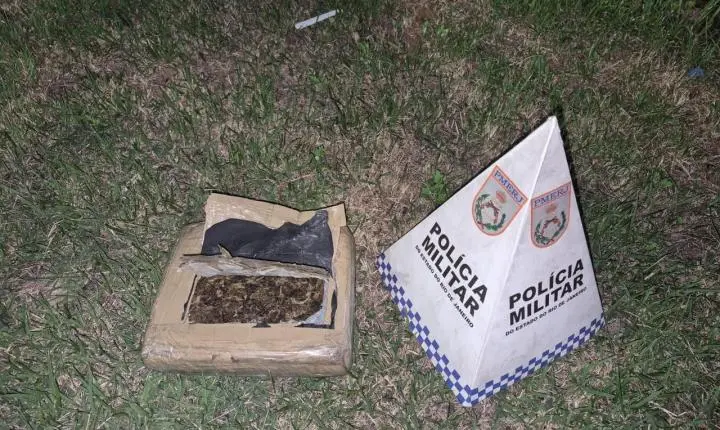 Mulher é presa com tablete de maconha às margens da Via Dutra em Piraí após abordagem policial