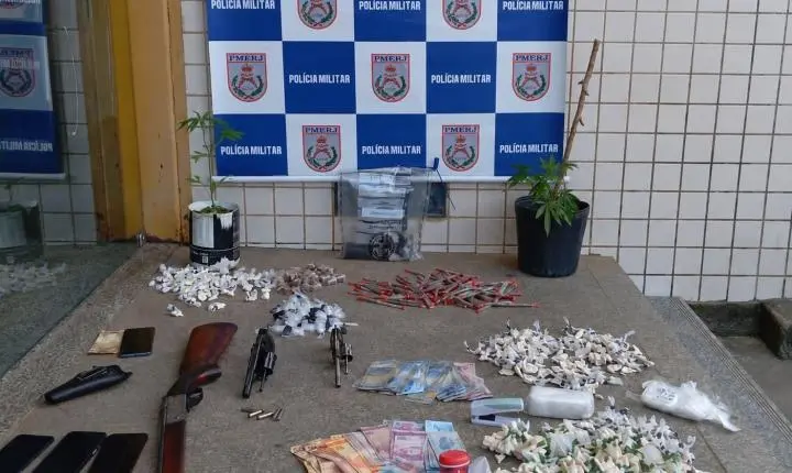Operação da Polícia Militar apreende armas, drogas e munições em Miguel Pereira
