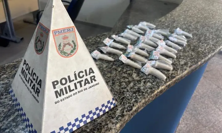 Piraí - Polícia Militar apreende 26 pinos de cocaína após denúncia em Arrozal