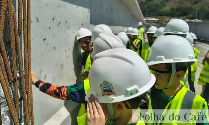 RioSP apresenta obras da Serra das Araras a estudantes de escola municipal de Piraí