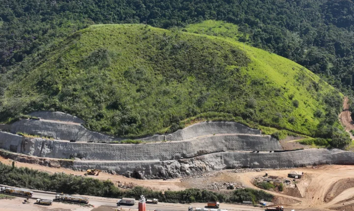 RioSP continua obras de desmontes de rochas na Serra das Araras