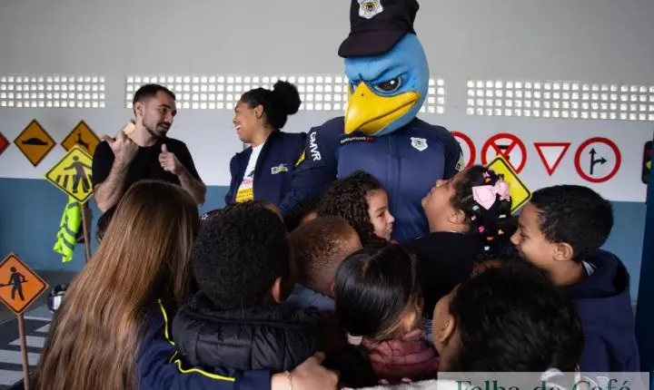 Semana do Trânsito leva conscientização através do teatro a 44 alunos da rede pública na Minicidade de Volta Redonda