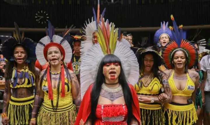 Sessão na Câmara homenageia 22ª edição do Acampamento Terra Livre